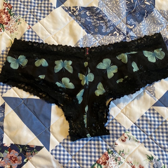 Pink hiphugger butterfly collection never worn - Picture 2 of 2